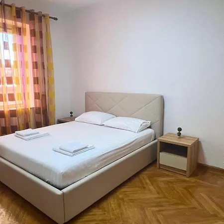 Dalanaj Apartment *